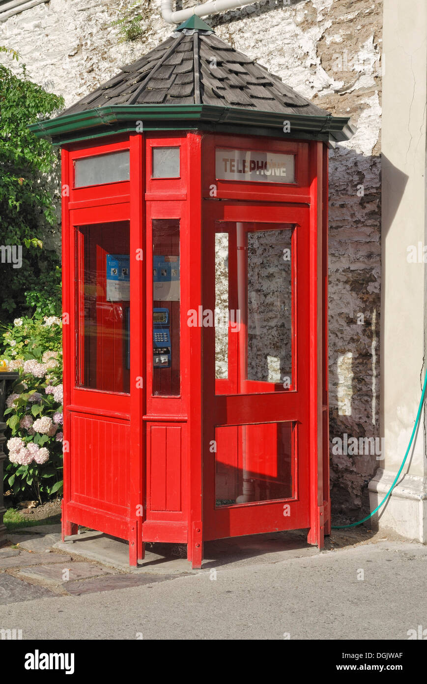 Phone Booth, Buckingham Street, storica gold città mineraria di Arrowtown, Isola del Sud, Nuova Zelanda Foto Stock