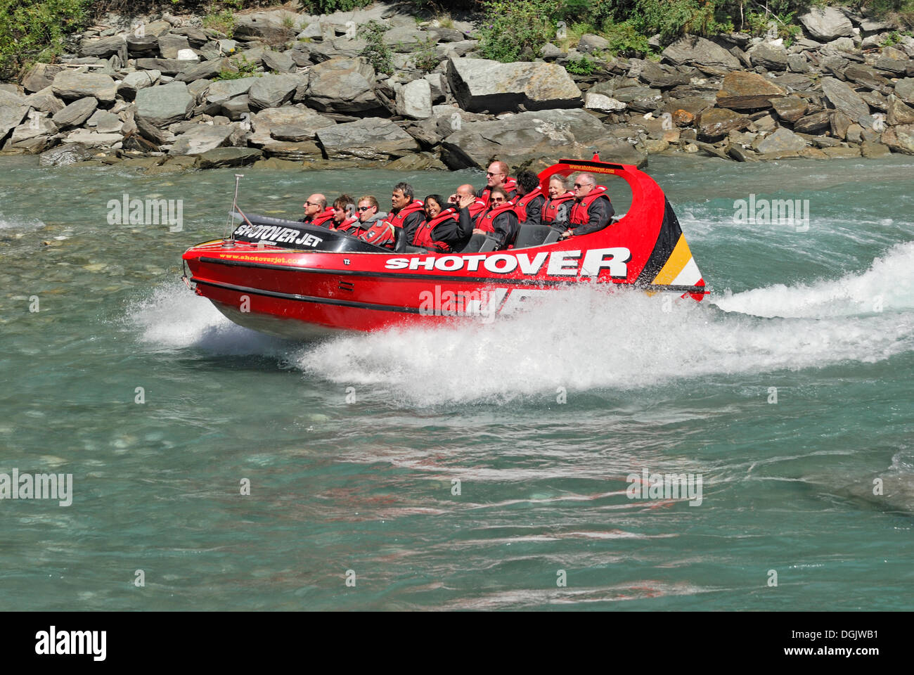 Jet Boat, barca veloce sul fiume Shotover, Queenstown, Isola del Sud, Nuova Zelanda Foto Stock