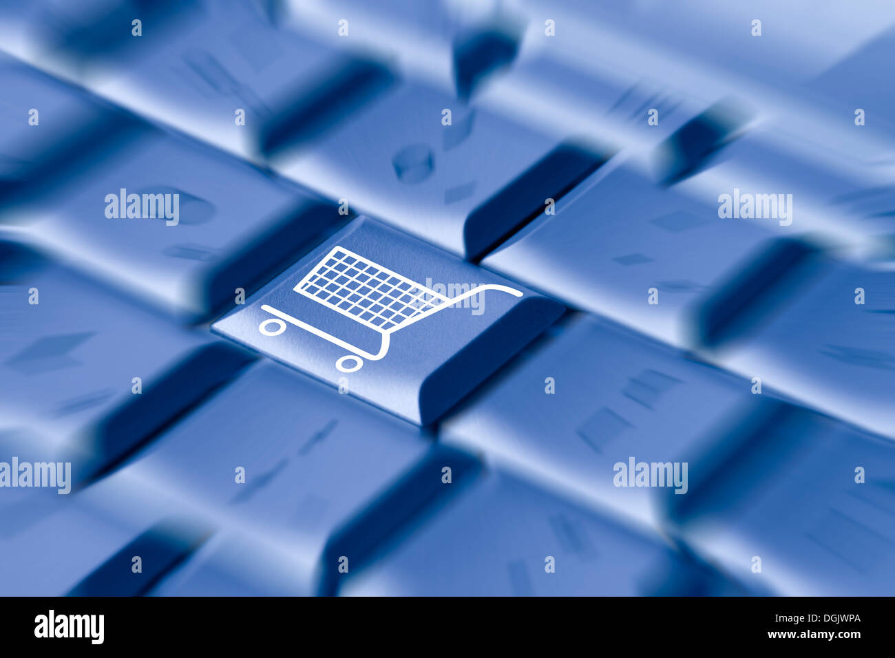 Primo piano sul concetto di Internet del carrello della spesa su laptop Foto Stock