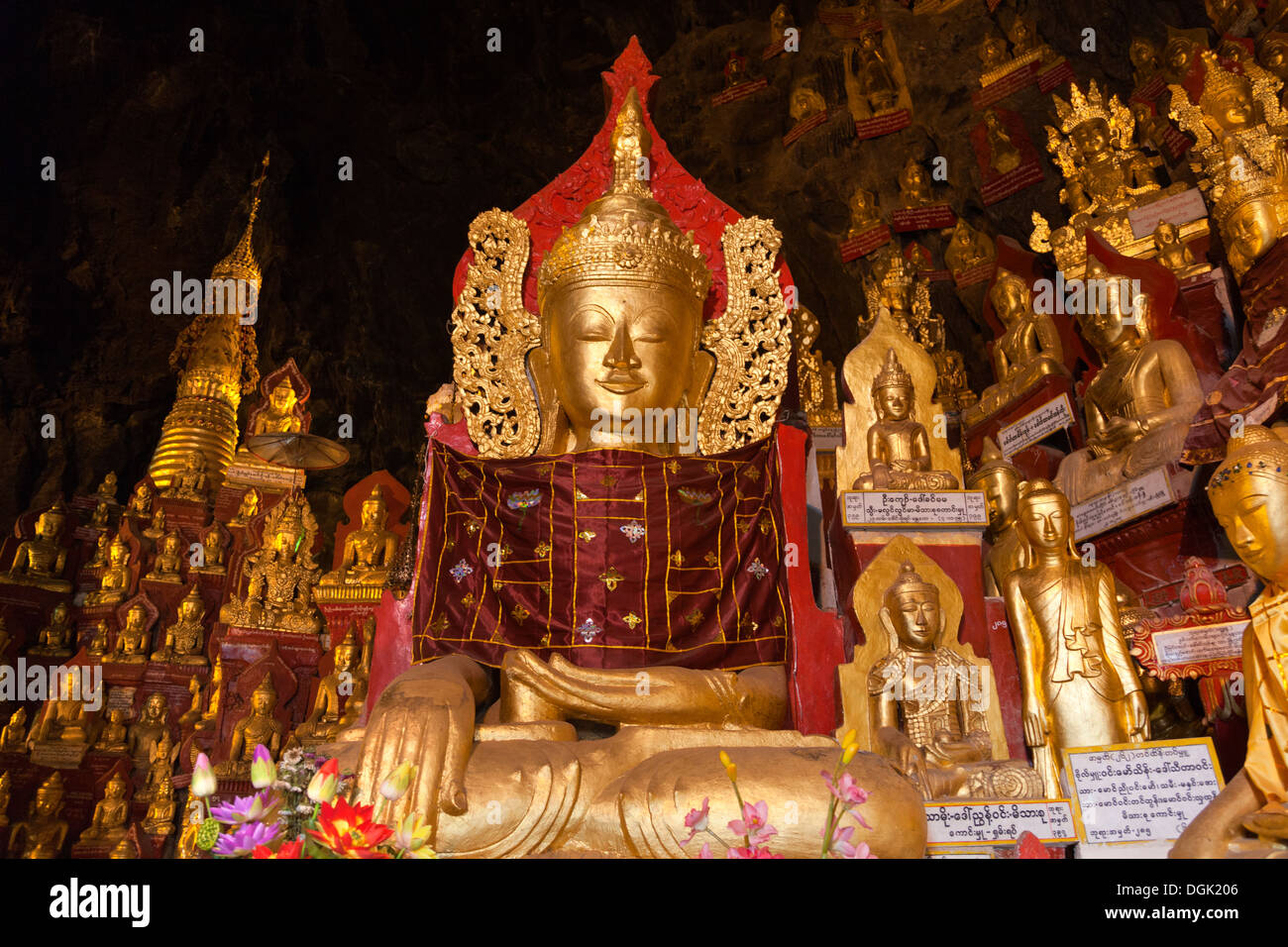 Il buddista fantastiche grotte di Pindaya in Myanmar. Foto Stock