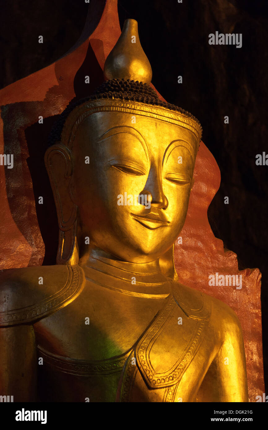 Il buddista fantastiche grotte di Pindaya in Myanmar. Foto Stock