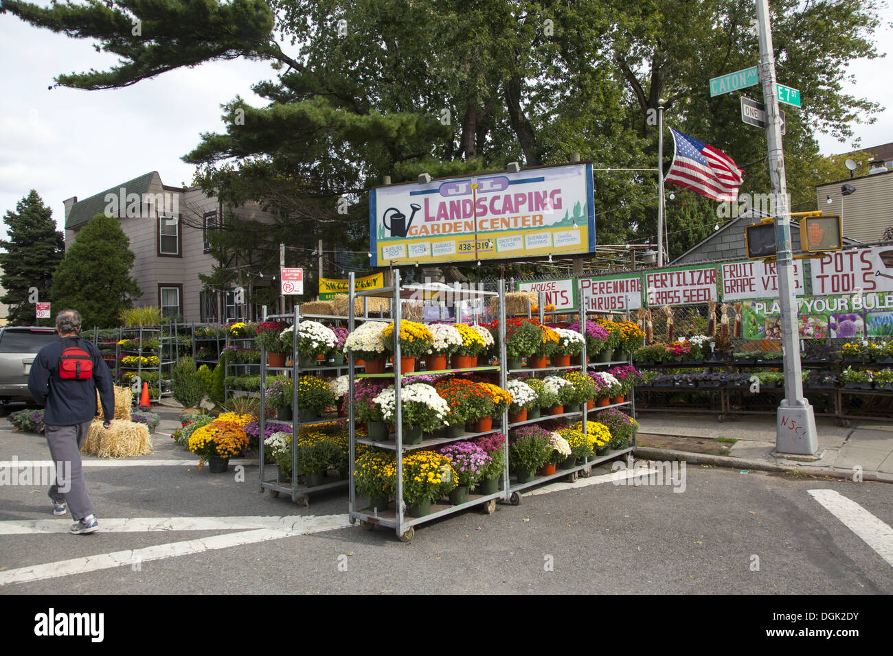 Landscaping and Garden Center, nel quartiere residenziale di Kensington a Brooklyn, New York Foto Stock