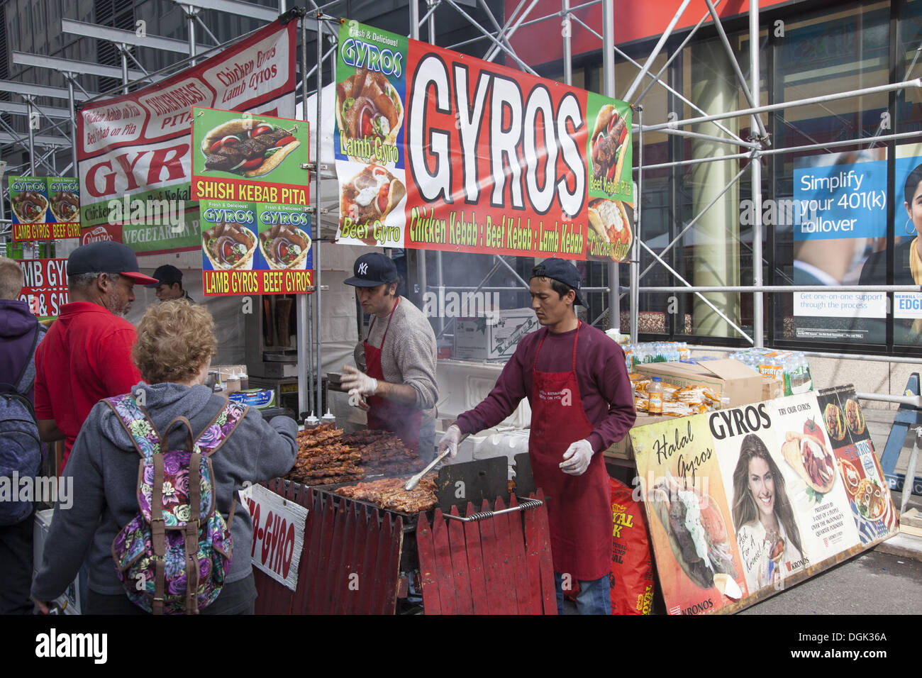 Gyros fresca a una fiera di strada in midtown Manhattan, New York. Foto Stock