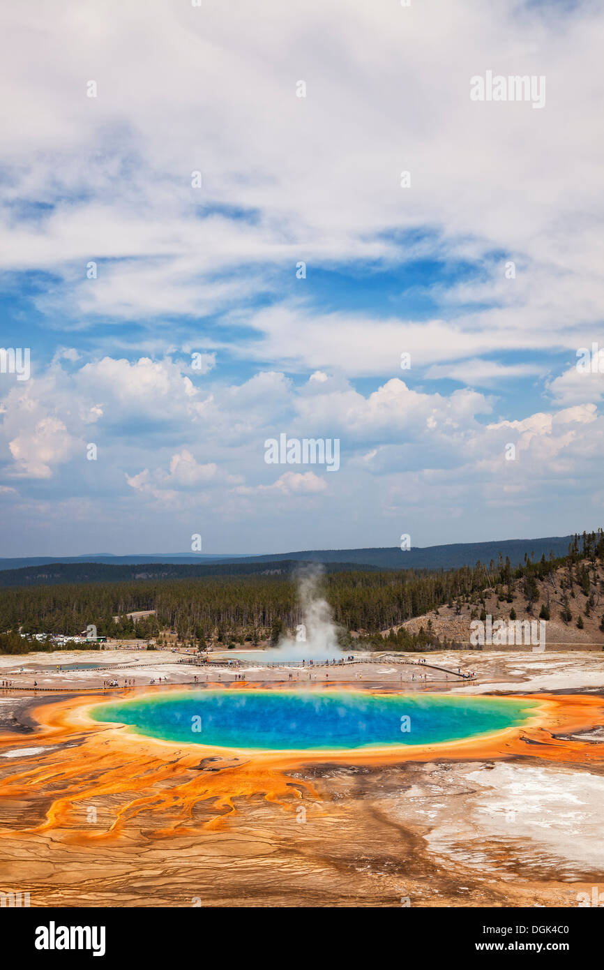 Grand Prismatic Spring in Midway Geyser Basin, il Parco Nazionale di Yellowstone, Wyoming Foto Stock