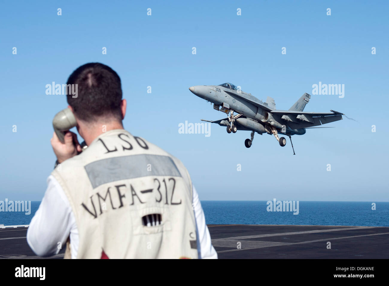 Segnale di atterraggio ufficiale assegnato all'Scacchiere di Marine Fighter Attack Squadron (VMFA) 312, comunica con il pilota o Foto Stock