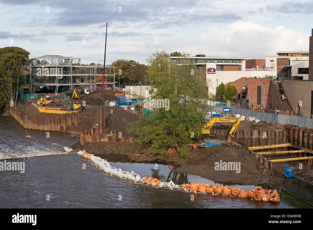 Costruzione di nuovi uffici per il risparmio nazionale e gli investimenti (NS&I) Durham riverside North East England Regno Unito Foto Stock