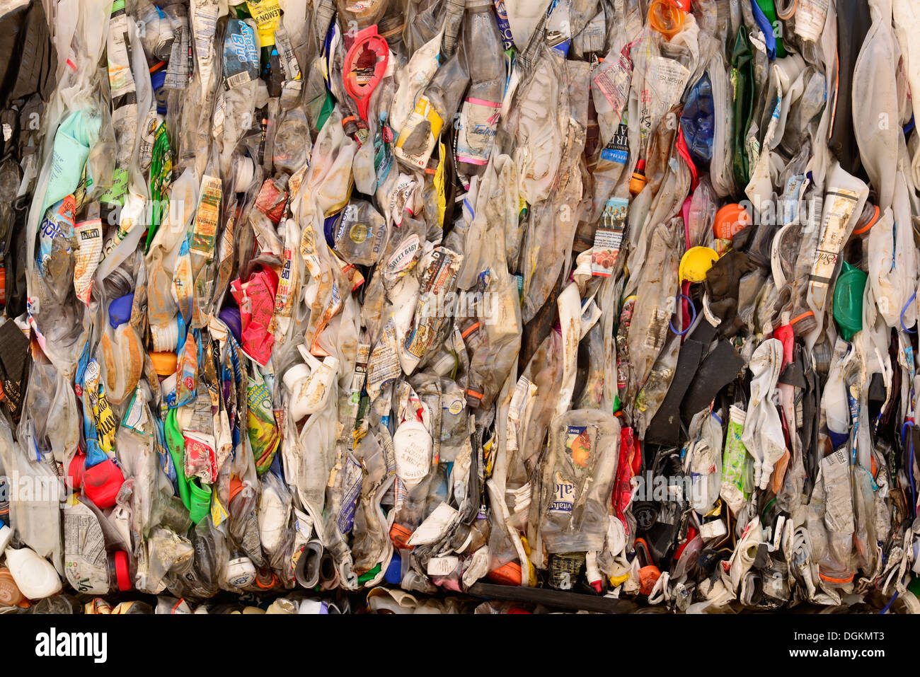 In balle di bottiglie di plastica al riciclaggio impianto di raccolta in Enterprise, Oregon. Foto Stock