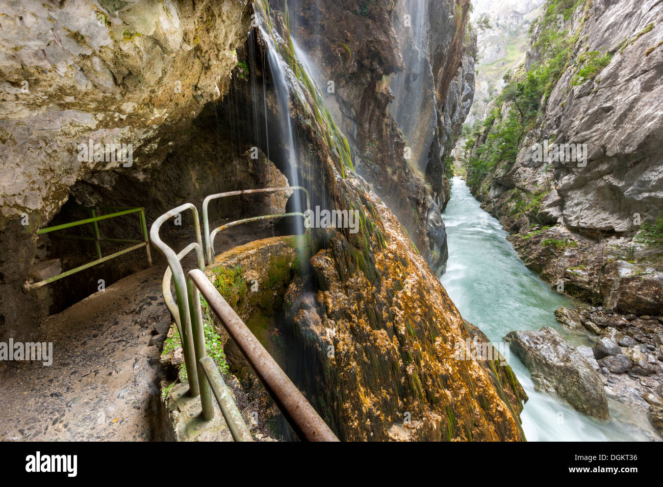 Gola di Cares sentiero nel Parco Nazionale di Picos de Europa. Foto Stock