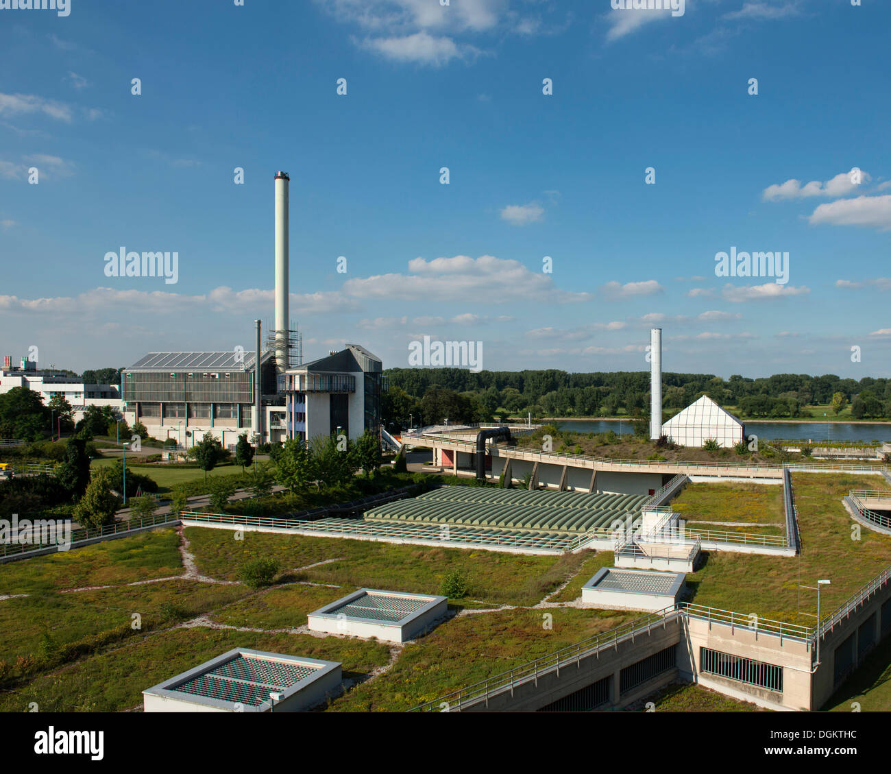 Bonn impianto di depurazione delle acque reflue sul fiume Reno, Bonn, Renania settentrionale-Vestfalia, PublicGround Foto Stock
