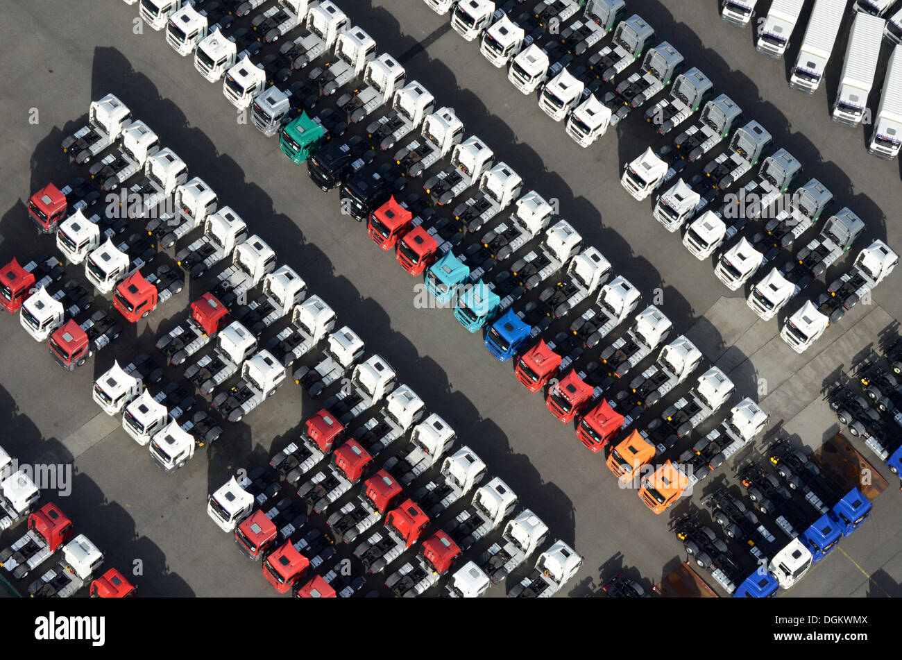 Vista aerea, nuovi e usati carrelli e unità del trattore, Amburgo, Hamburg, Amburgo, Germania Foto Stock