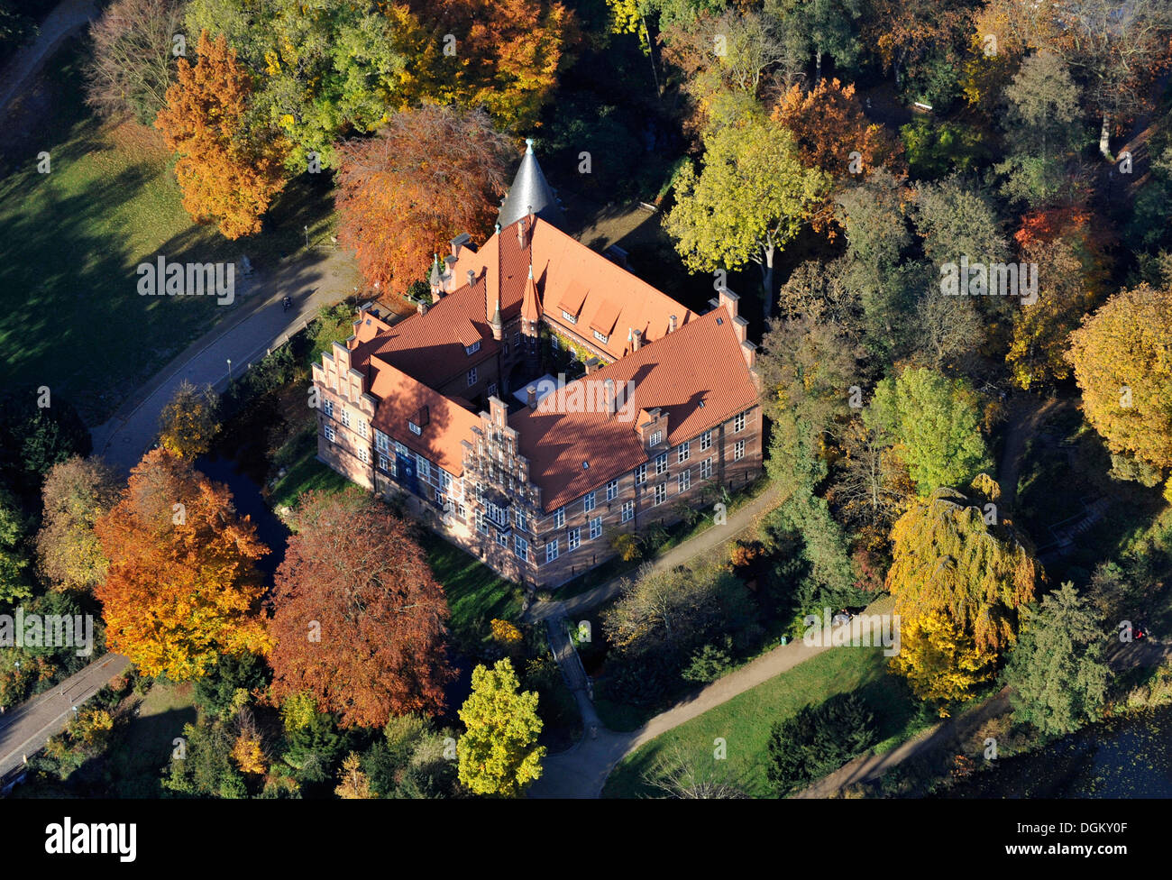 Vista aerea, Schloss Bergedorf castello, i giardini del castello in autunno, Bergedorf, Hamburg, Amburgo, Germania Foto Stock