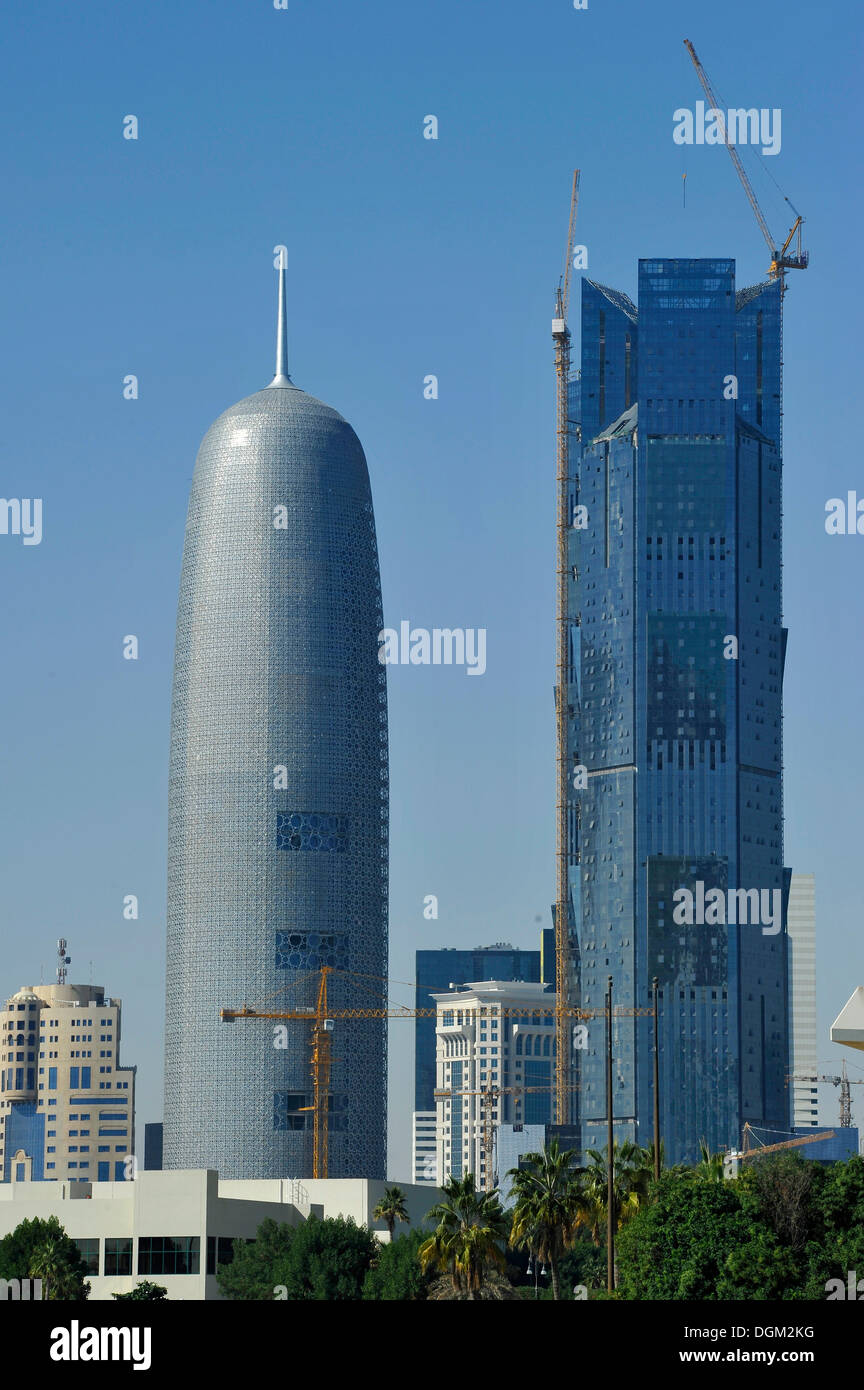 Skyline di Doha, Al-Thani Tower, emirato del Qatar, Medio Oriente e Asia Foto Stock