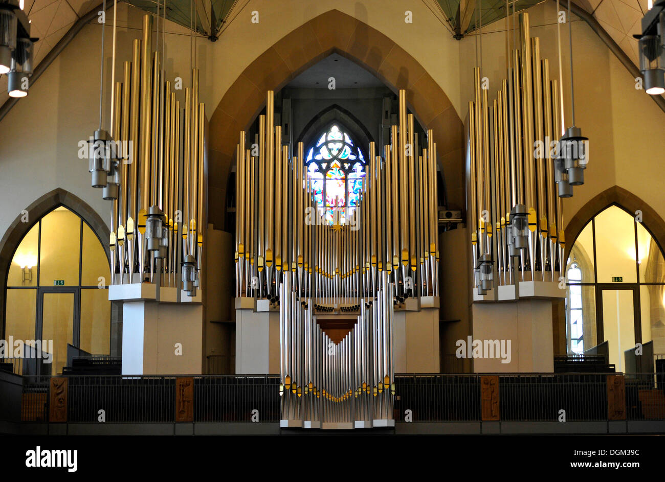 Nuovo Muehleisen organo a canne, indoor foto di La chiesa Stiftskirche a Stoccarda, un punto di riferimento e la più antica chiesa protestante del Foto Stock