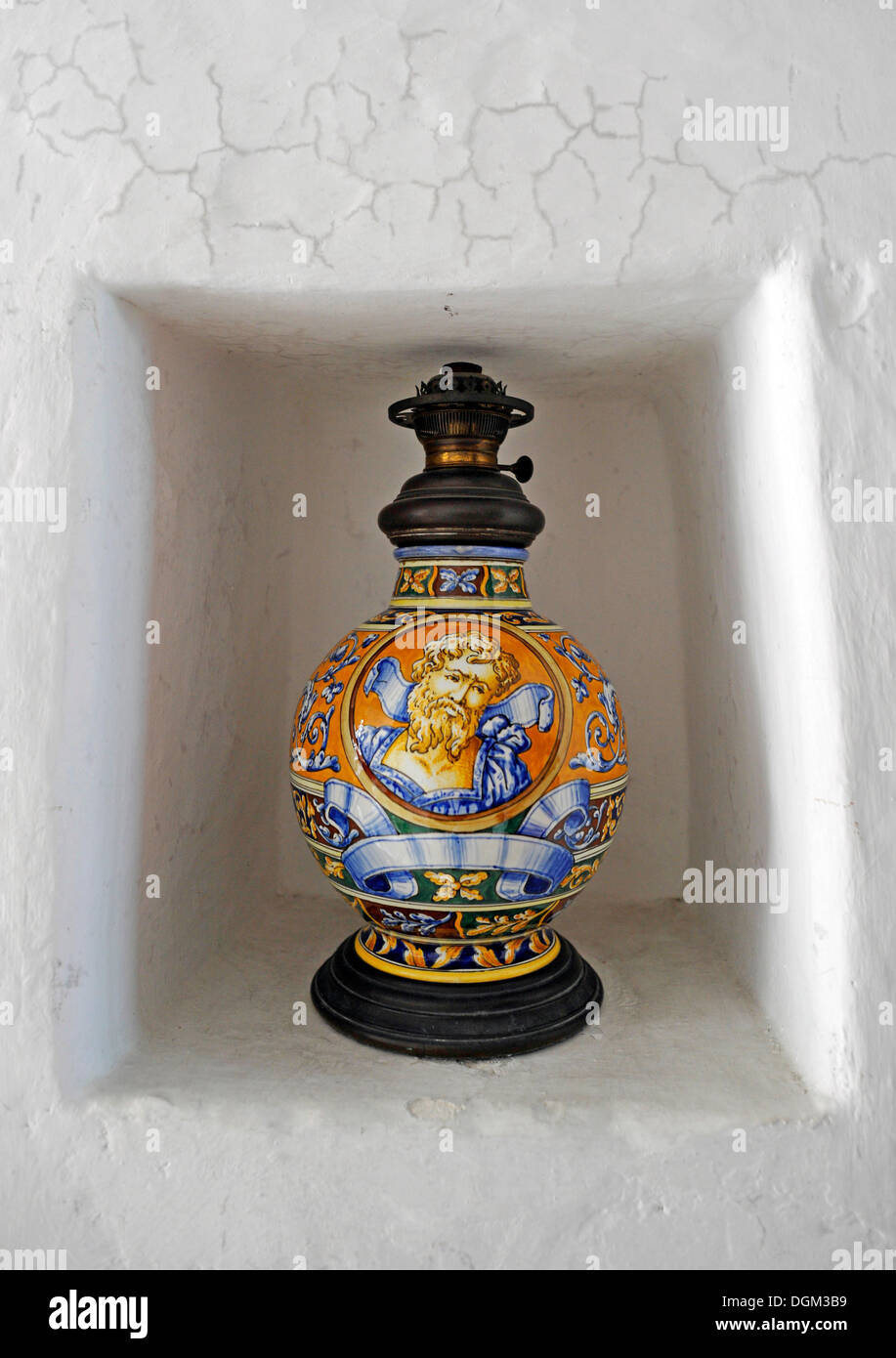 Riccamente decorata lampada ad olio in un'alcova, Burg Clam Castello, regione Muehlviertel, Austria superiore, Austria, Europa Foto Stock