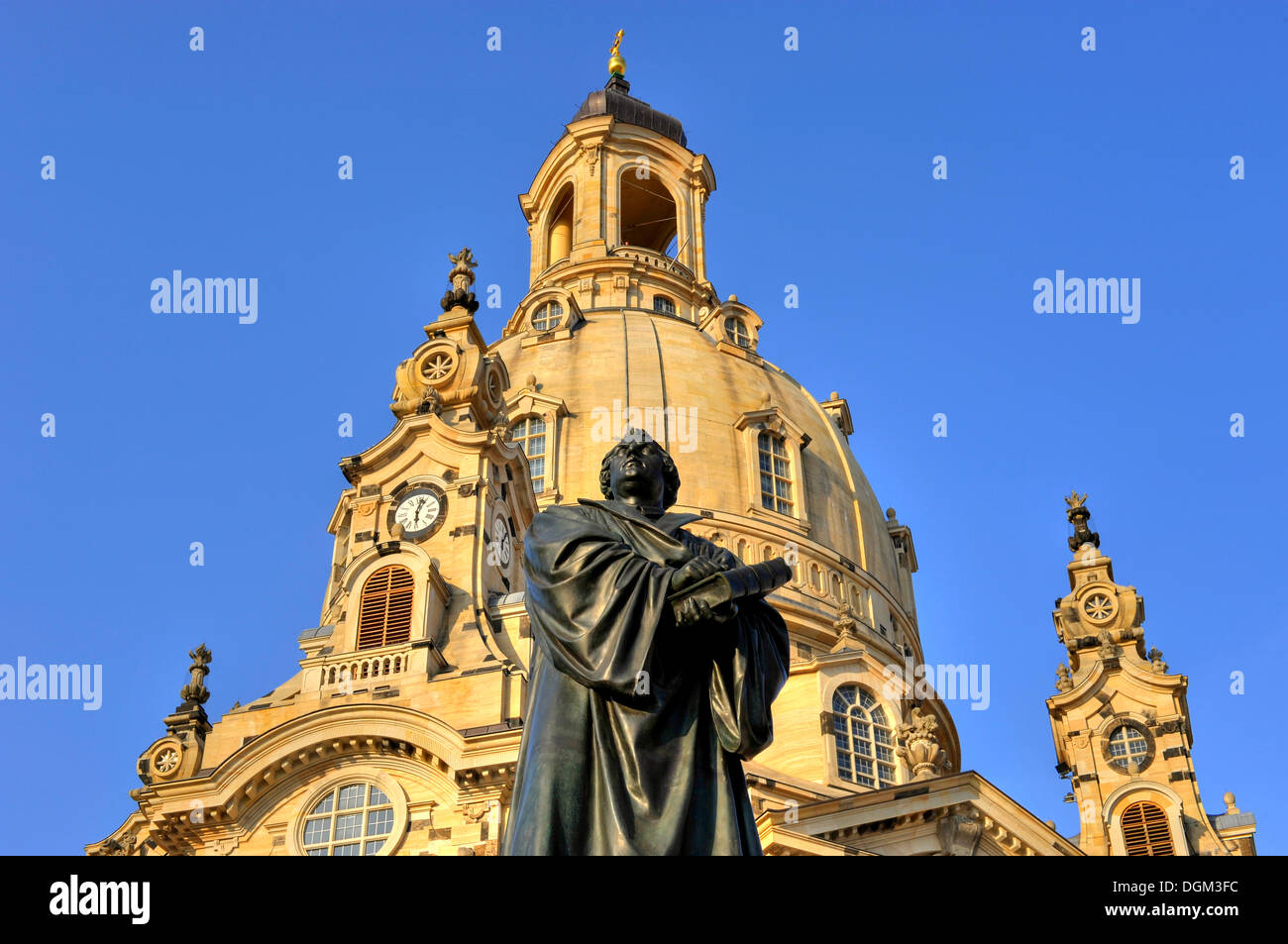 Martin Lutero monumento, Duomo, chiesa Frauenkirche di Nostra Signora, Dresda, Sassonia Foto Stock