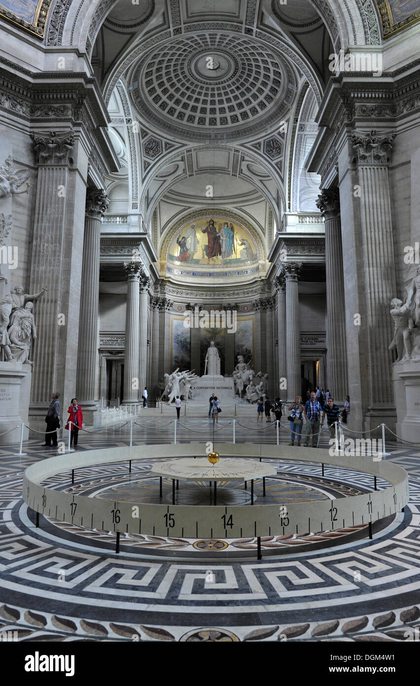 Interno con il pendolo di Foucault come prova empirica della rotazione terrestre, Panthéon, un mausoleo per la nazionale francese Foto Stock