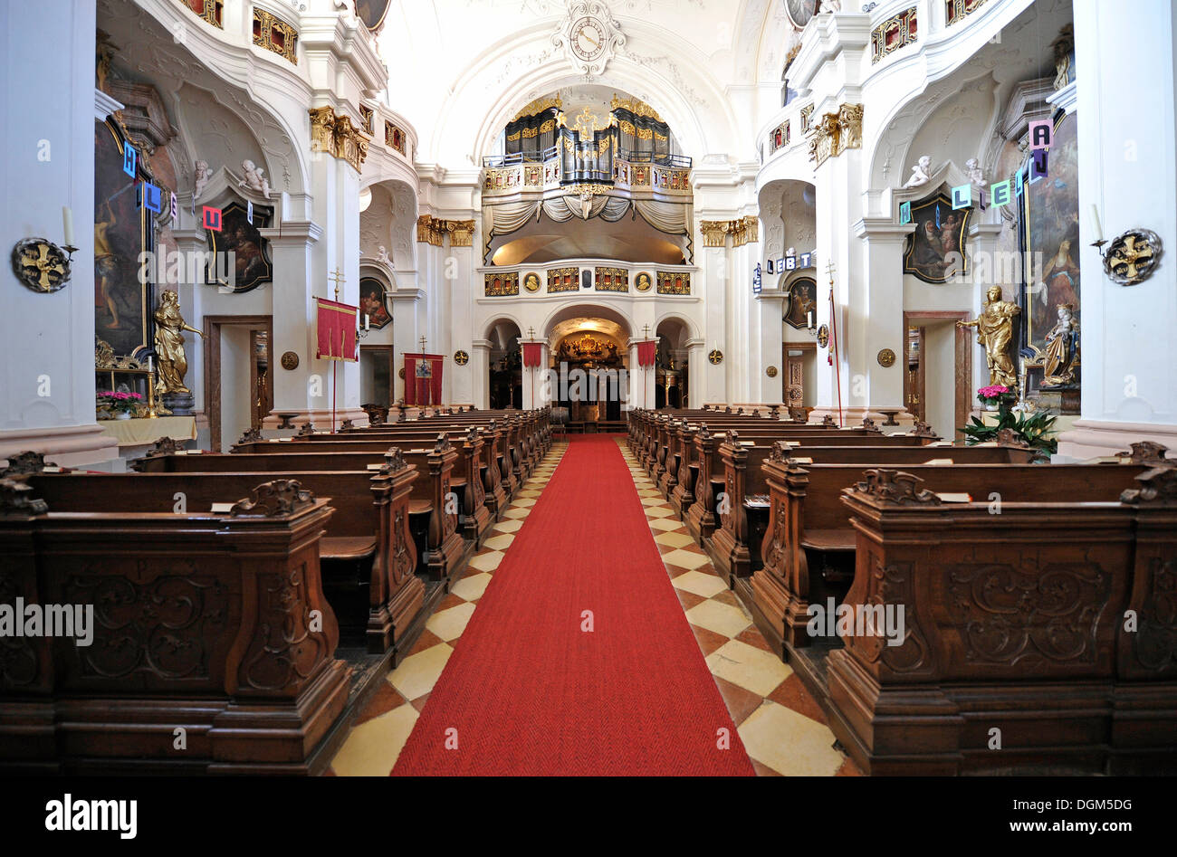 Altare maggiore con altare dipinto, coro, Canonici Regolari monastero chiesa nel monastero di Duernstein abbey, Duernstein, Patrimonio Mondiale Foto Stock