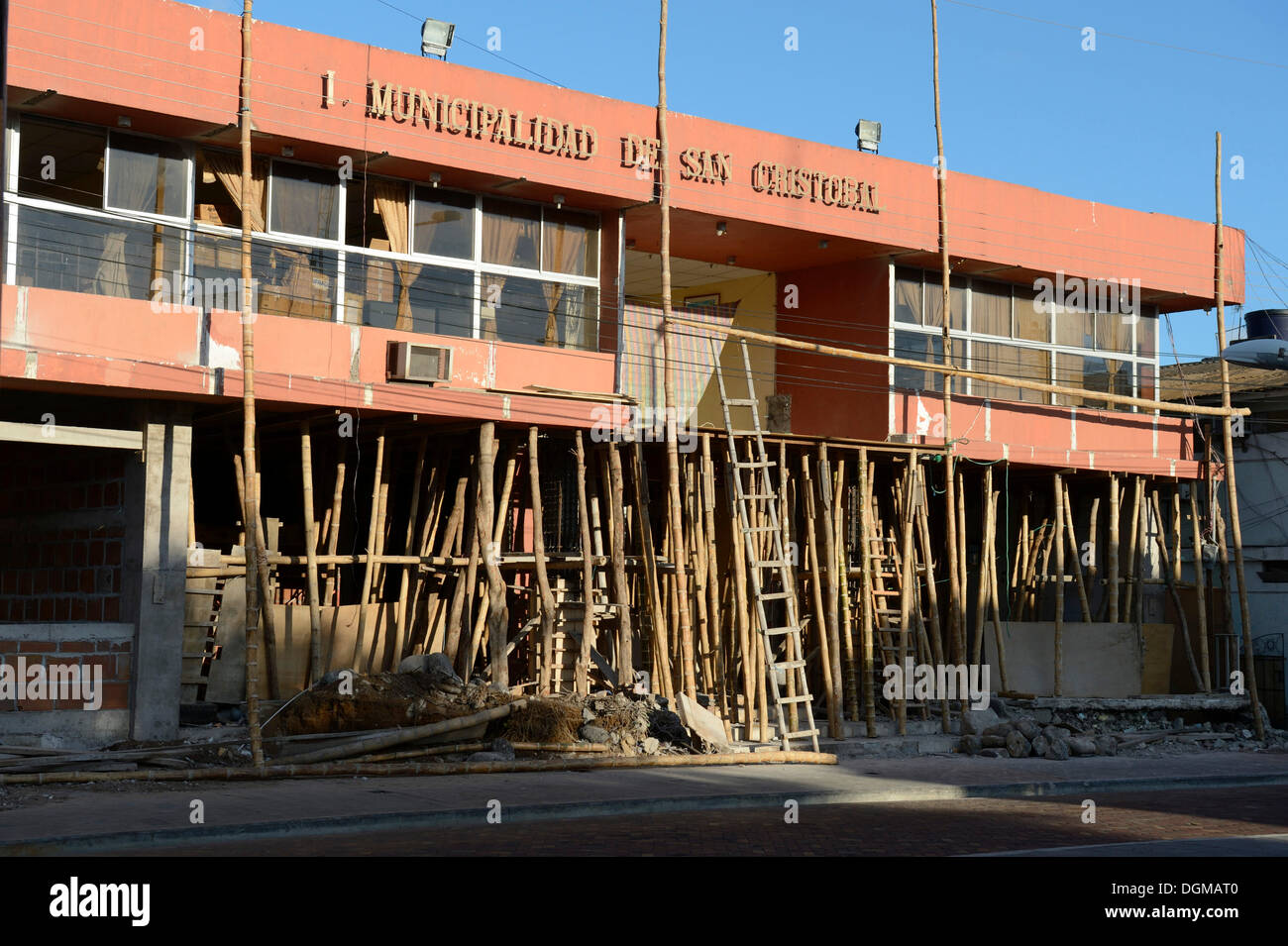 Il municipio in costruzione in Puerto Baquerizo Moreno, San Cristobal Island, Isole Galapagos, Ecuador, Sud America Foto Stock