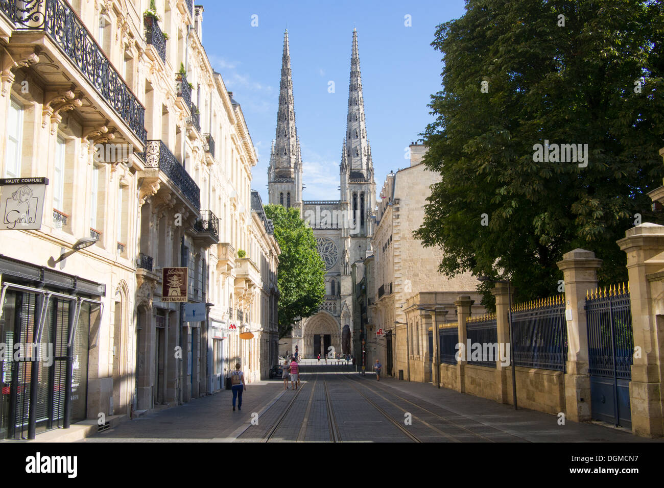 Vista verso la cattedrale Saint Andre, Bordeaux, nella regione Aquitania della Francia. Foto Stock