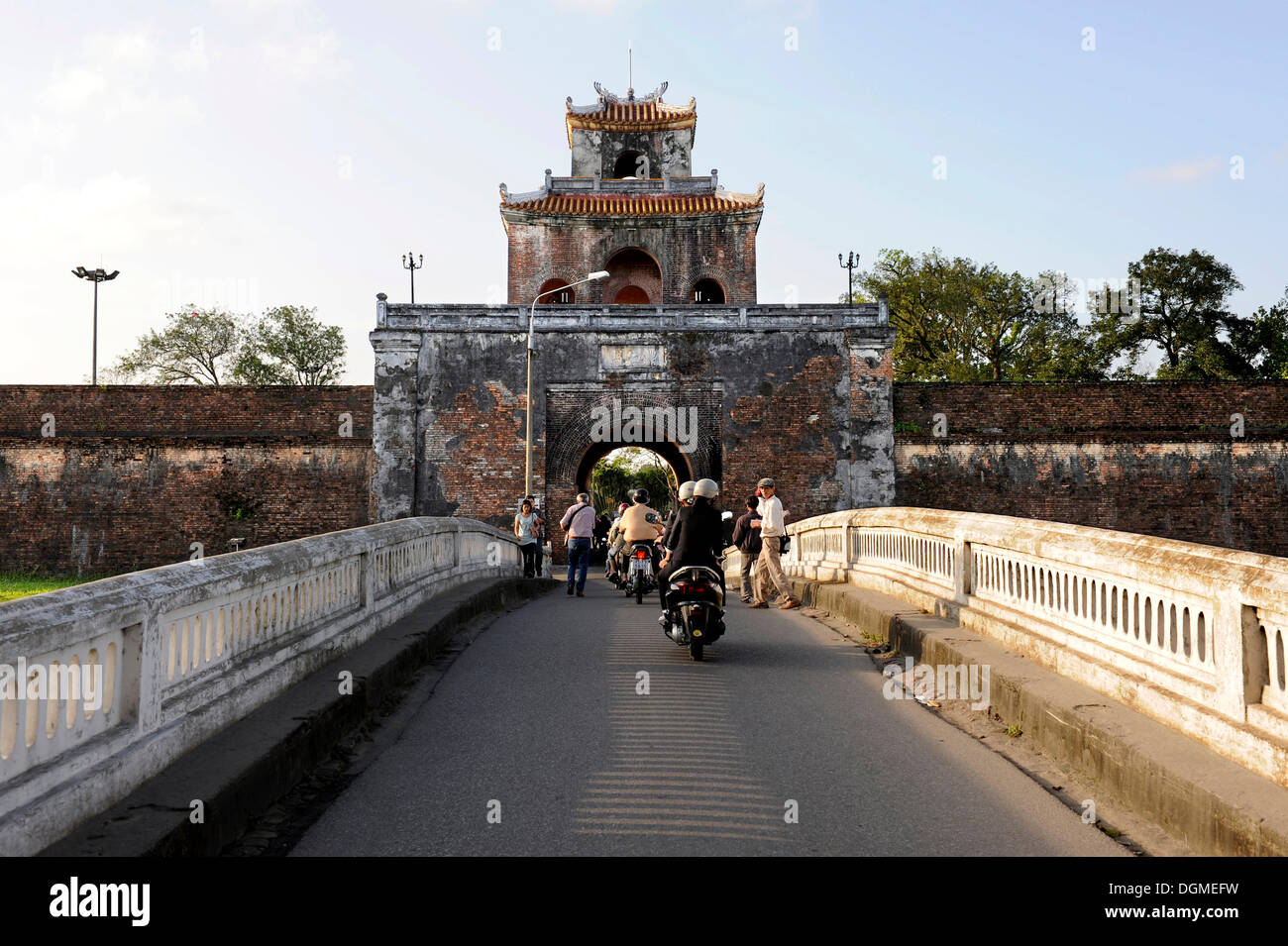 Cittadella della città imperiale di Hue, gate, la tonalità, il Vietnam del Nord, Vietnam, Asia sud-orientale, Asia Foto Stock