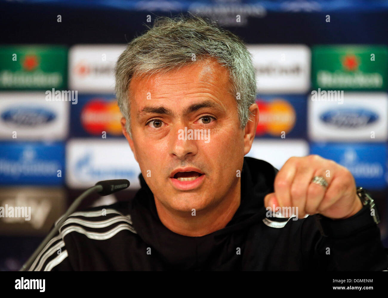 Dusseldorf, Germania. Xxi oct, 2013. UEFA Champions League UEFA Pre-Match conferenza stampa Chelsea FC nel centro congressi in Flughafen in Dusseldorf am 21.10. 2013 Chelsea FC Trainer Jose Mourinho (CFC) © norbert schmidt/Alamy Live News Foto Stock