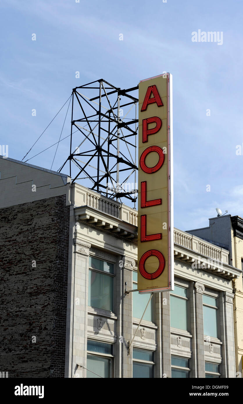 Insegna al neon con il Teatro Apollo di Harlem, Manhattan, New York, New York, Stati Uniti d'America, USA, America del Nord Foto Stock