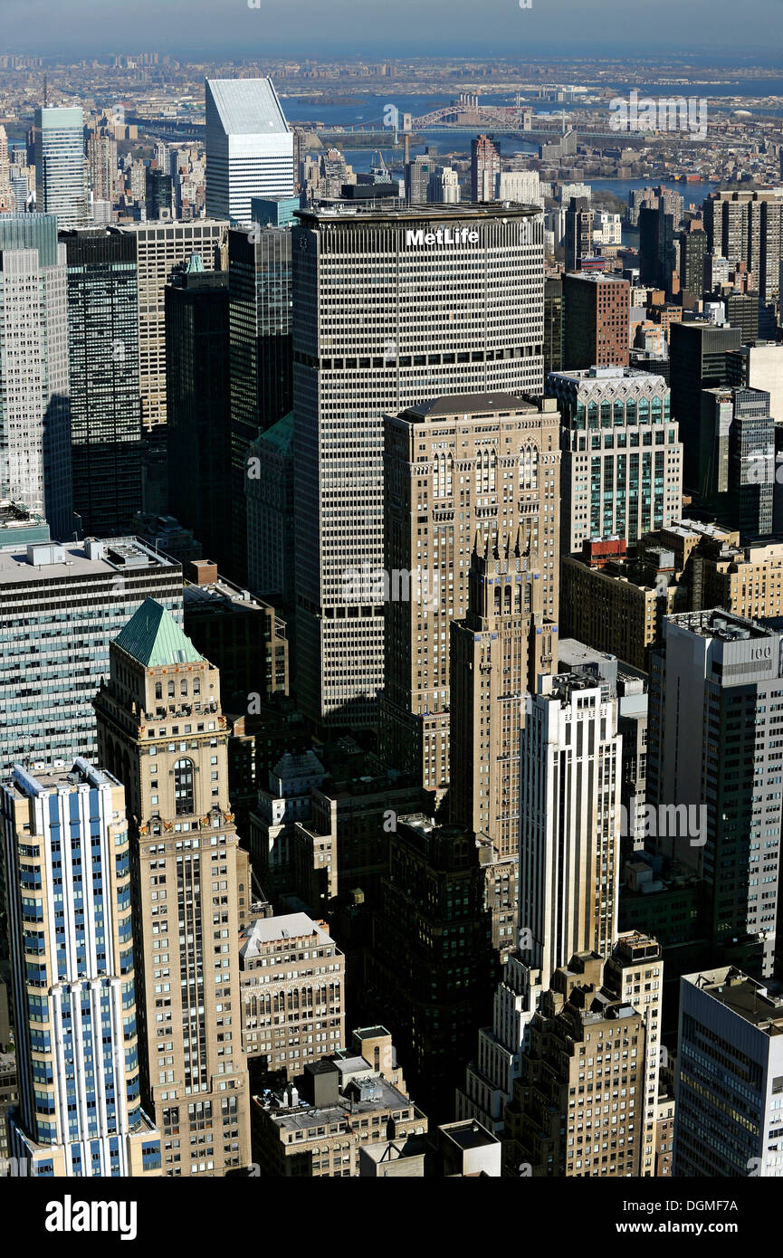 Vista dall'Empire State Building alla MetLife Building, Midtown Manhattan, New York, New York, USA, America del Nord Foto Stock