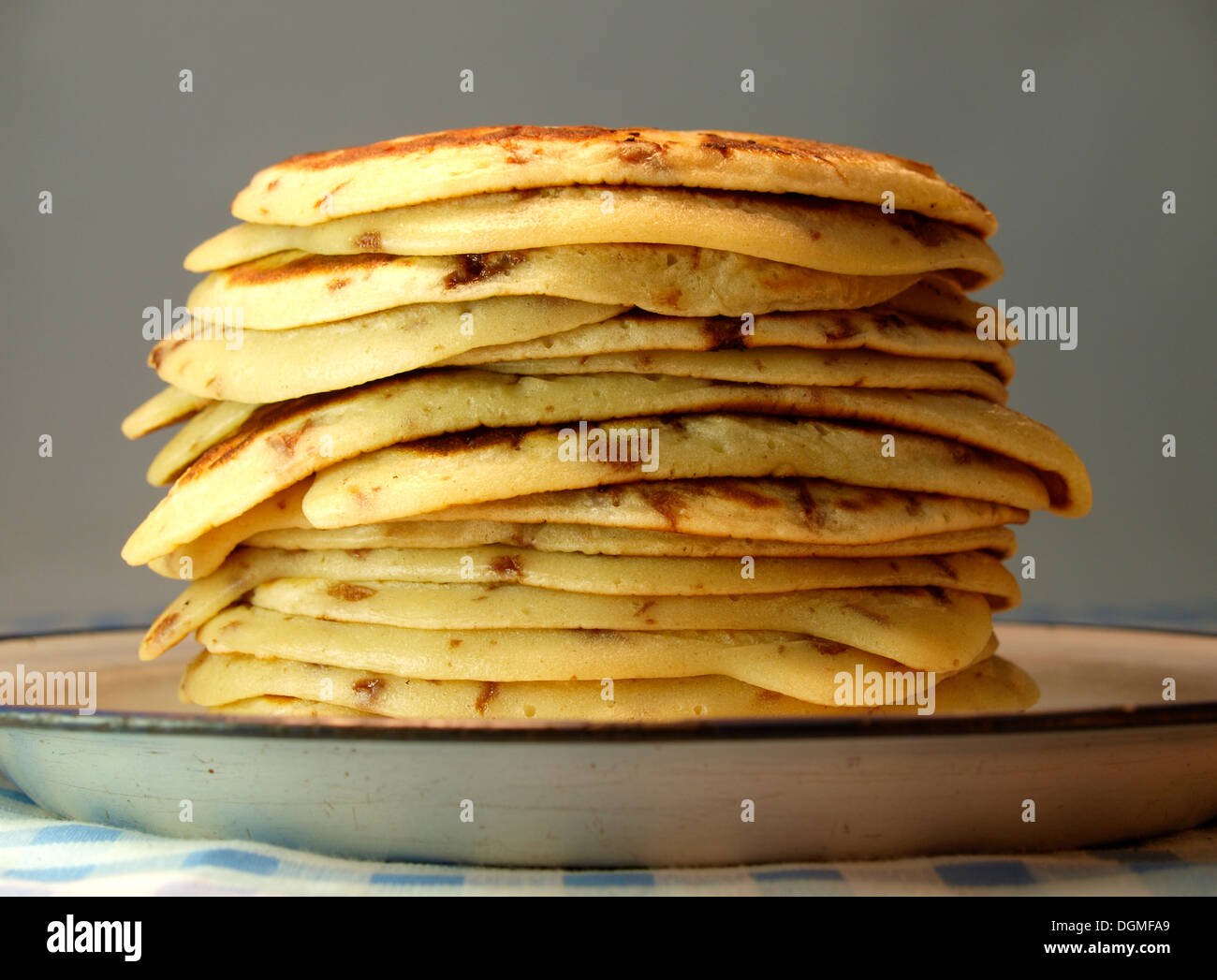 Pila di goccia scone (Scotch frittelle). Foto Stock