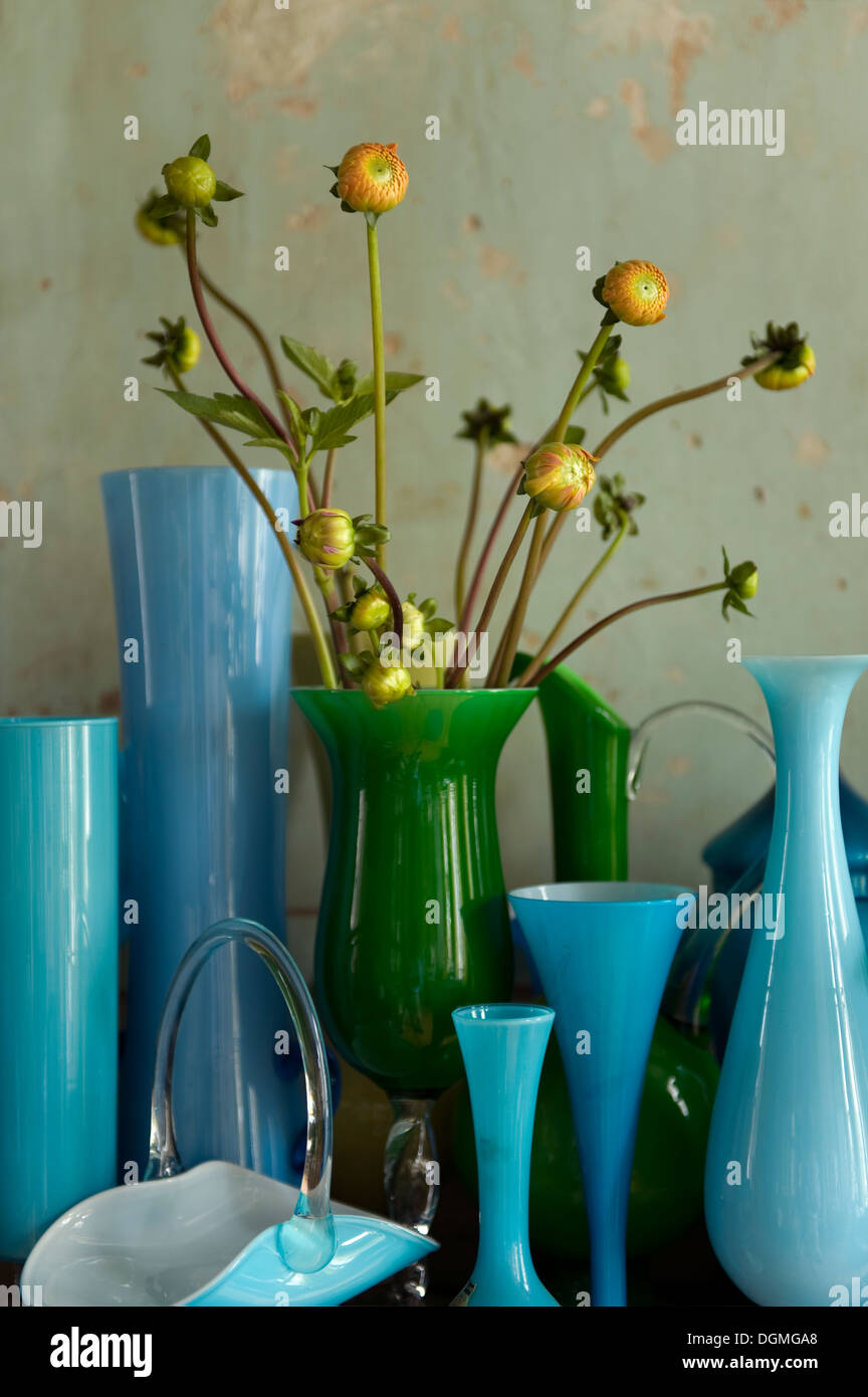 Il blu e il verde in vetro di Murano vasi Foto Stock