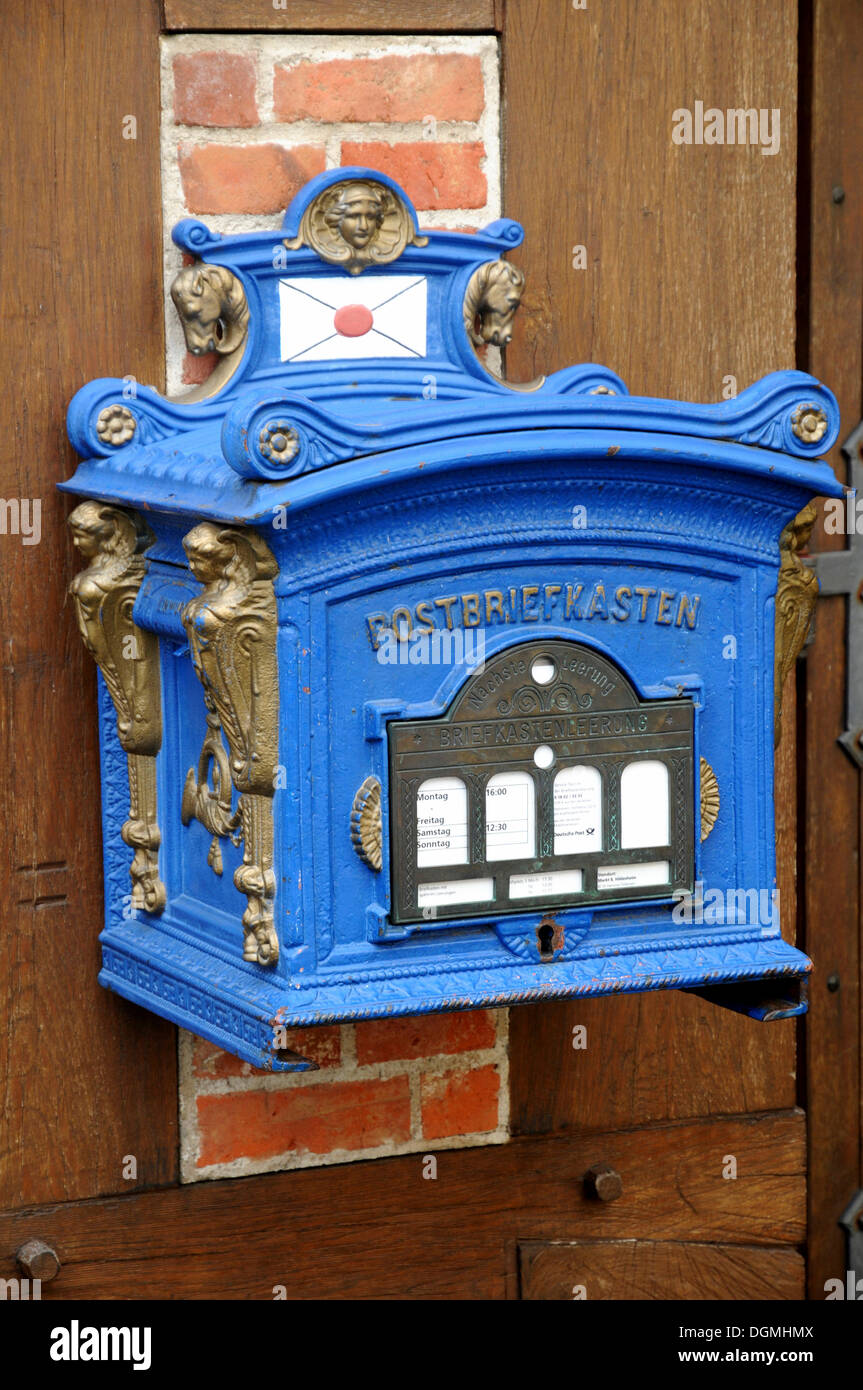 Old German letter box in Hildesheim, Bassa Sassonia Foto Stock