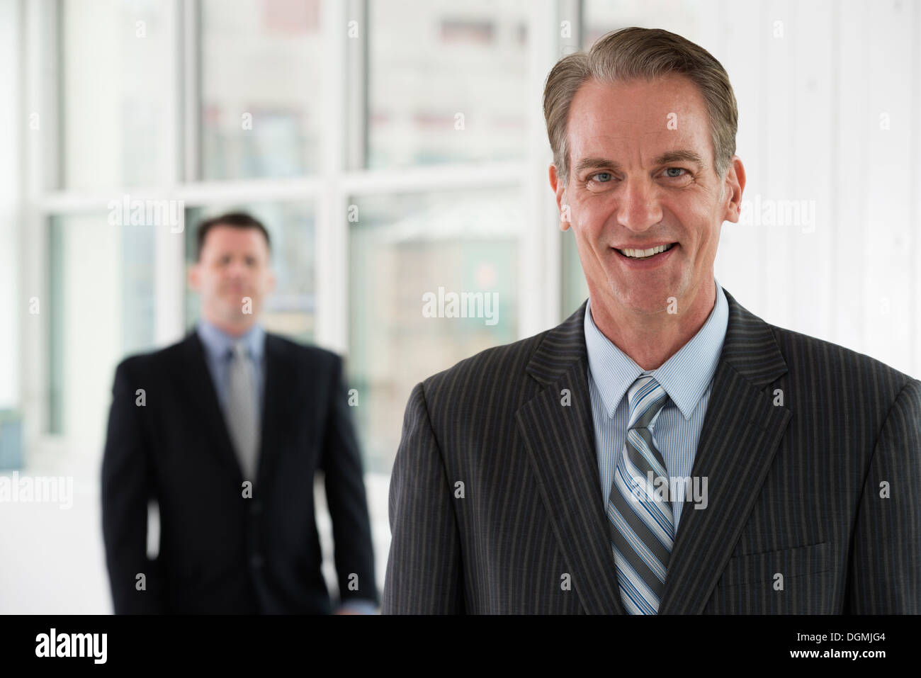 La gente di affari. Due uomini in giacca. Foto Stock