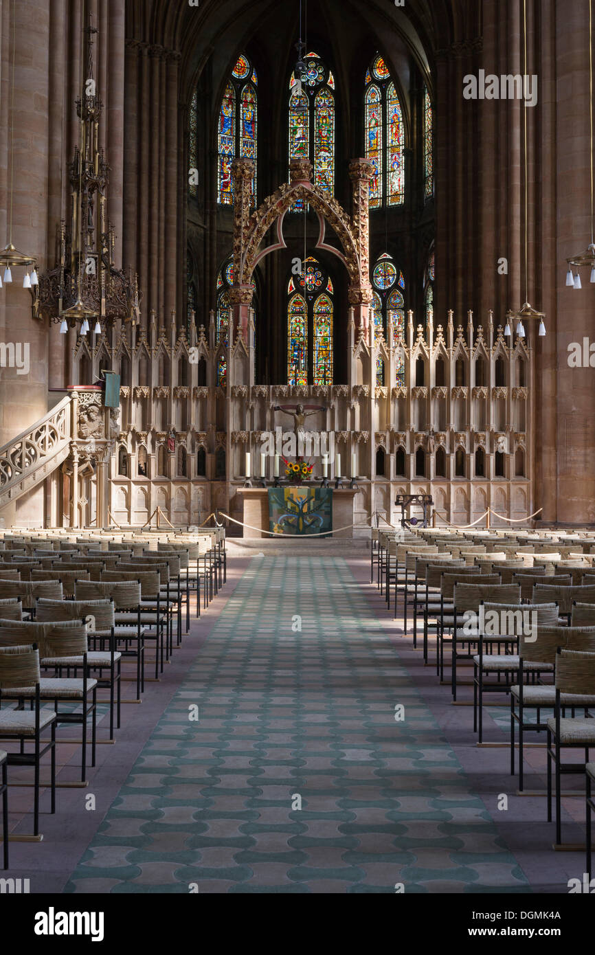 La navata e il presbiterio schermo, coro dell'Elisabethkirche gotica chiesa costruita tra il 1235 e il 1283, Marburg, Hesse Foto Stock