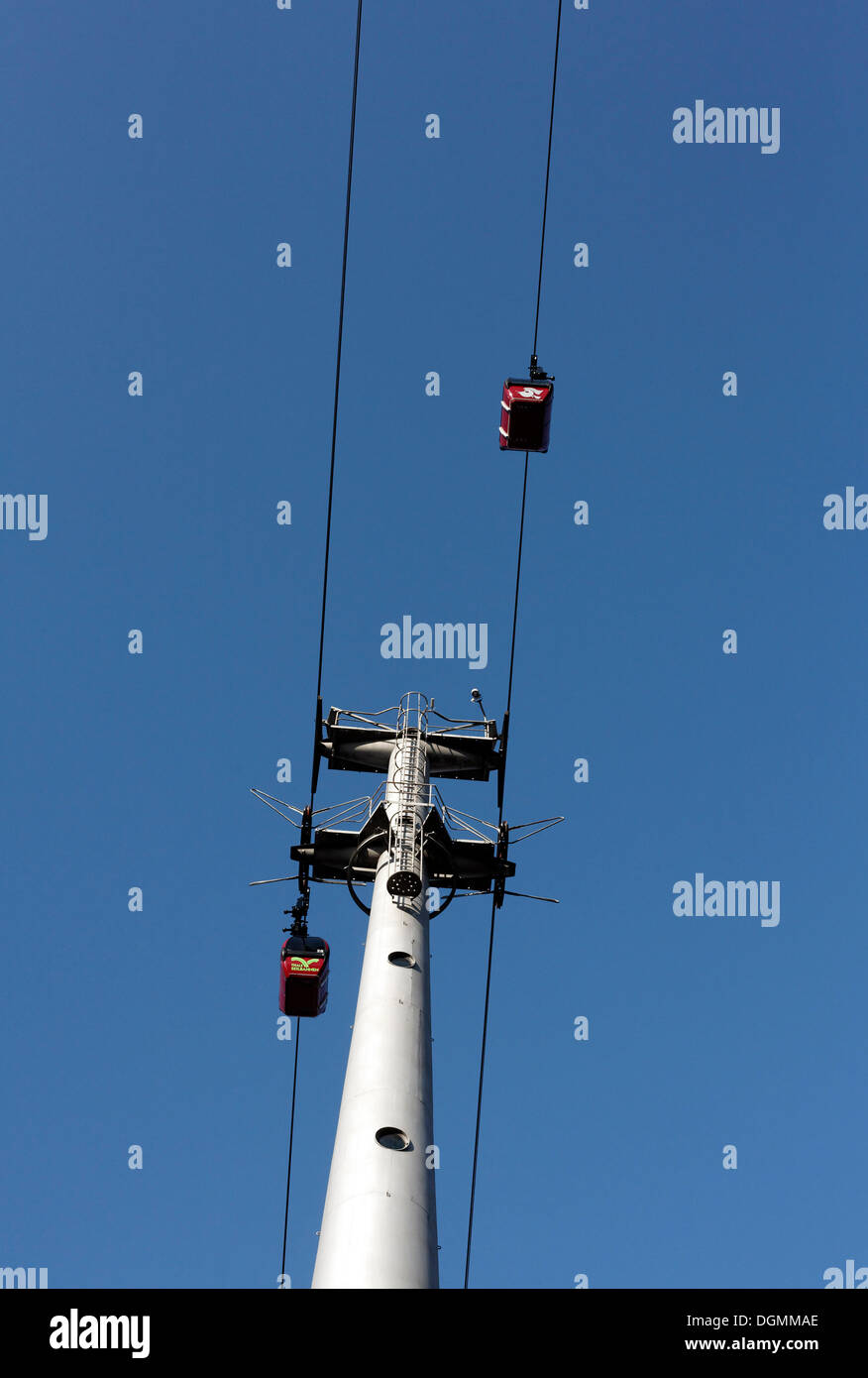 Cabine in esecuzione su un elevato supporto sollevamento, struttura in acciaio tubolare, Thale, Harz, Sassonia-Anhalt Foto Stock