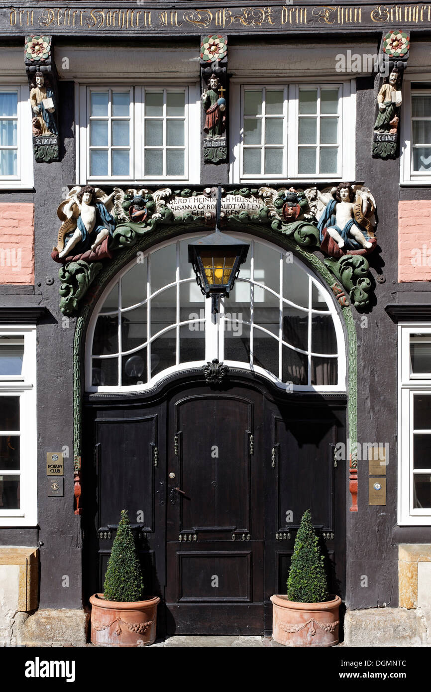 Haus Walhalla edificio, il portale barocco, la storica casa in legno e muratura, centro storico, Osnabrueck, Bassa Sassonia Foto Stock