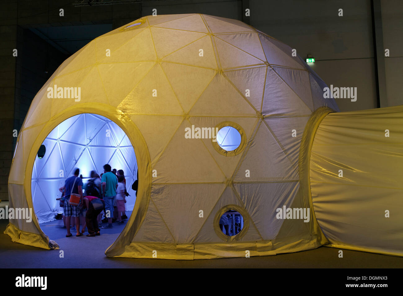 Laboratorio di ricerca per la città del futuro in una tenda a cupola, IdeenPark 2012, una educazione e tecnologia conferenza al vertice per Foto Stock