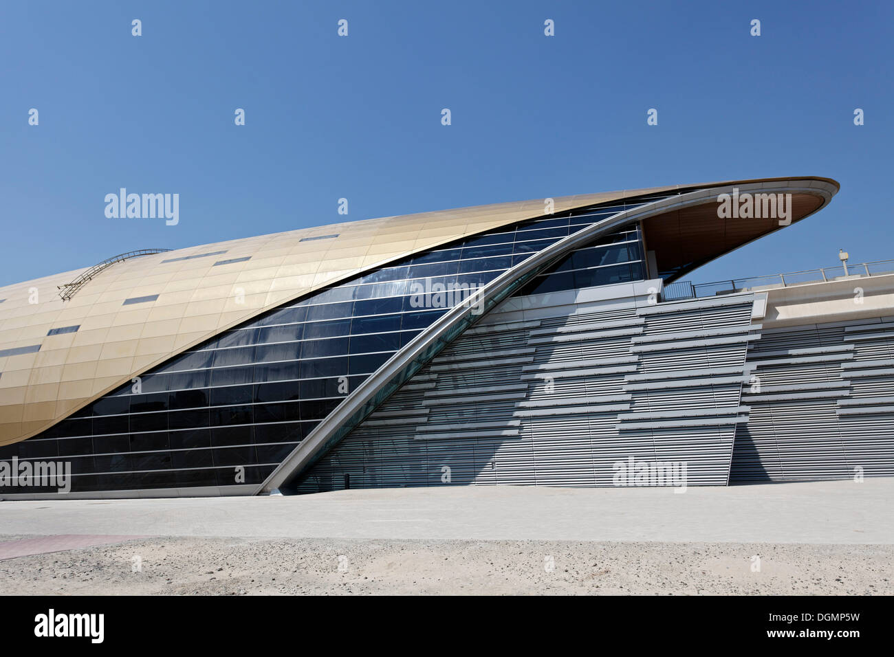 La stazione della metropolitana, architettura futuristica, Dubai, Emirati Arabi Uniti, Medio Oriente e Asia Foto Stock