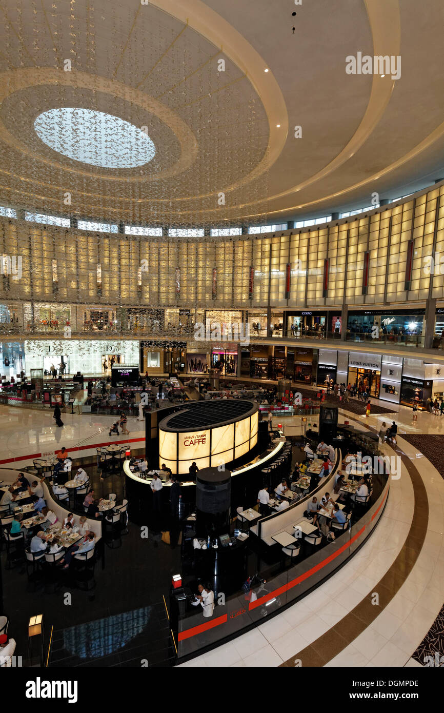 Armani Café a Dubai Mall Shopping Centre, Emirati Arabi Uniti, Medio  Oriente e Asia Foto stock - Alamy