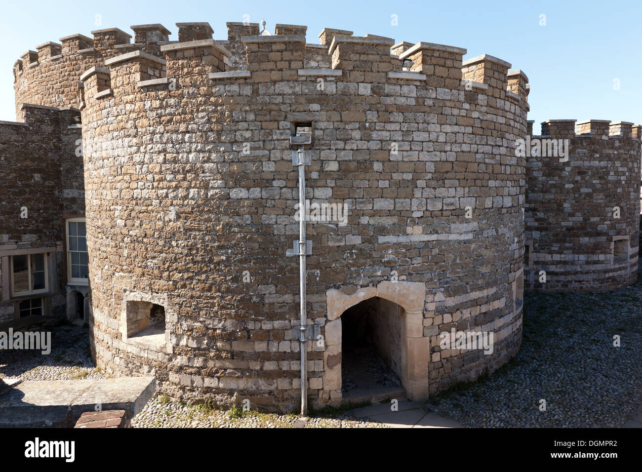 Una vista interna del castello di trattativa e la sua centrale a tre piani cittadella circolare Foto Stock