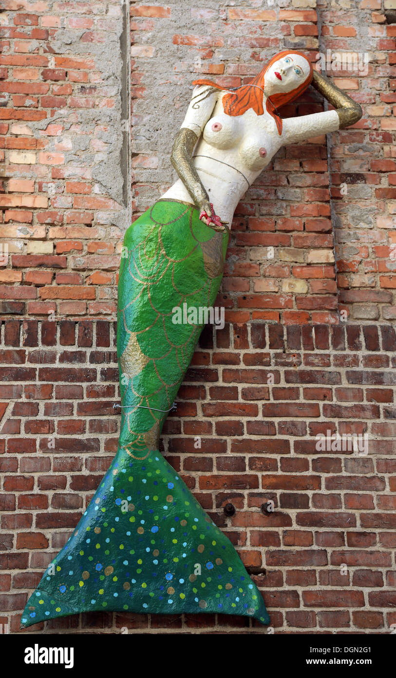Stralsund, Germania, la figura di una sirena sulla facciata di una casa Foto Stock