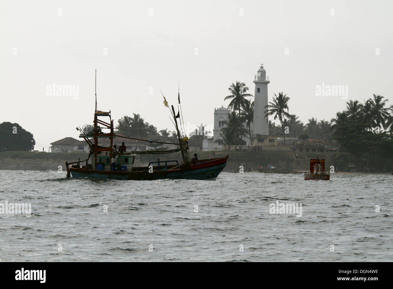 Barca da pesca LIGHTHOUSE & FORTE MOSCHEA GALLE SRI LANKA ASIA 18 Marzo 2013 Foto Stock