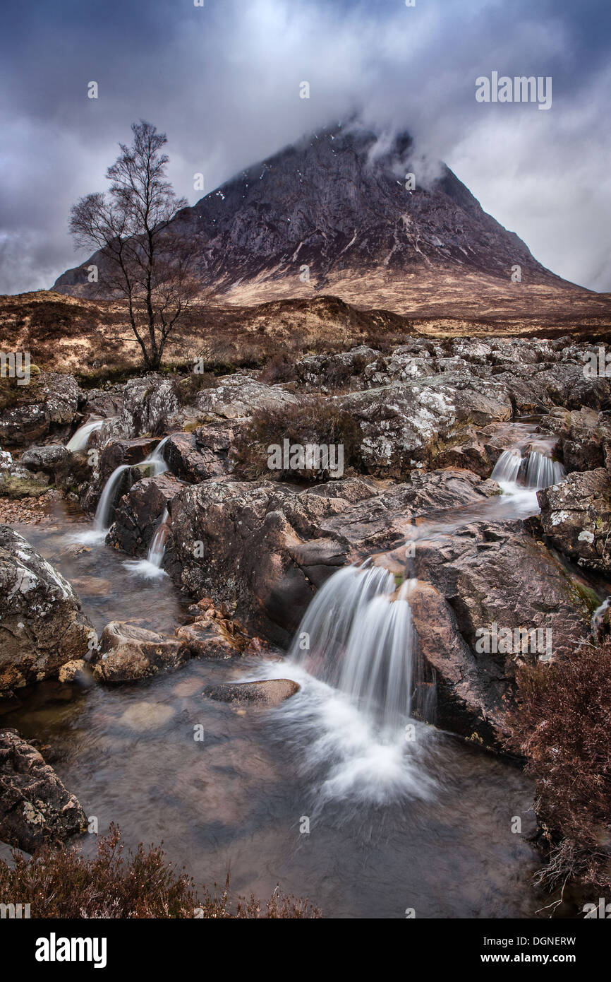 Ruscello di montagna in Scozia Foto Stock