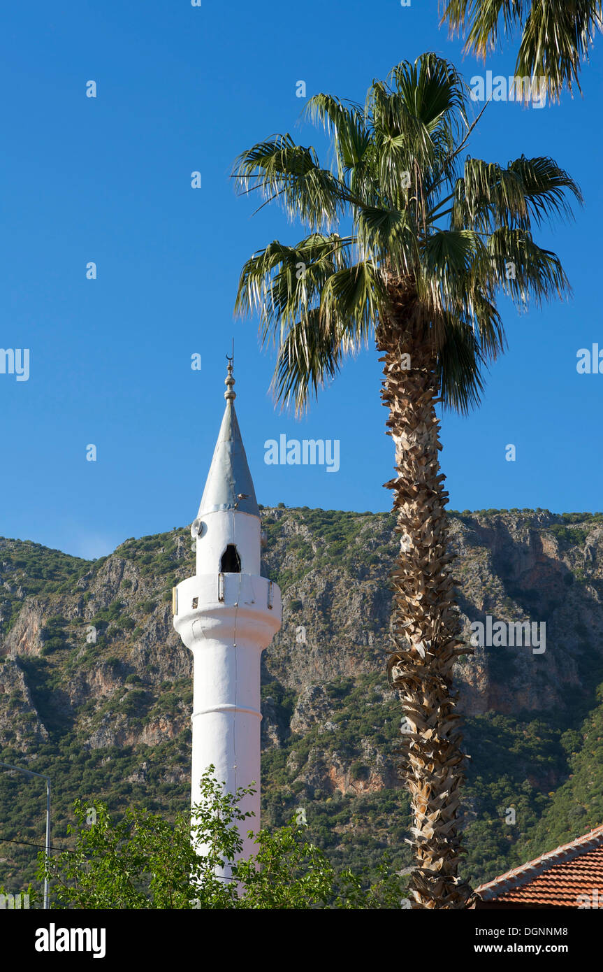 Il minareto di Kas, costa meridionale della Turchia, Asia Occidentale Foto Stock