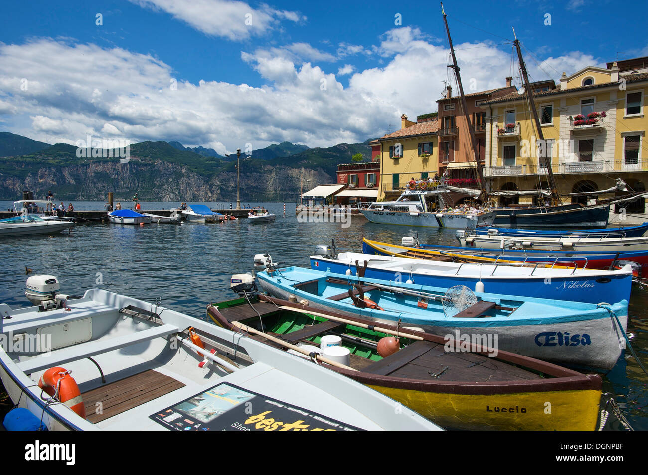 Porto di Malcesine, Lago di Garda, Italia, Europa Foto Stock