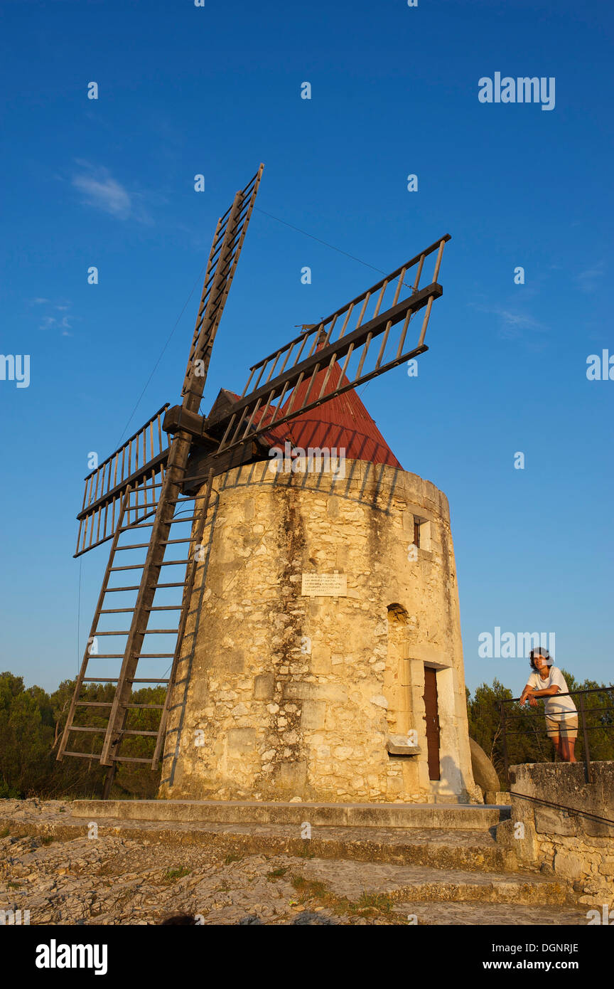 Moulin d'Alphonse Daudet, il mulino a vento di Alphonse Daudet, Fontvieille, Dipartimento Bouches-du-Rhône, regione Provence-Alpes-Côte Foto Stock