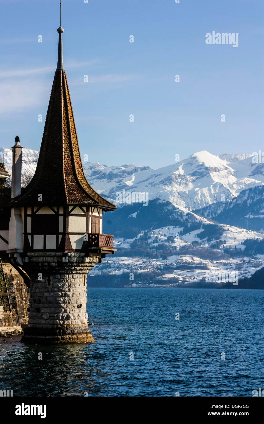 Il castello di Oberhofen, il lago di Thun, Berner Oberland, Alpi, Canton Berna, Svizzera, Europa Foto Stock