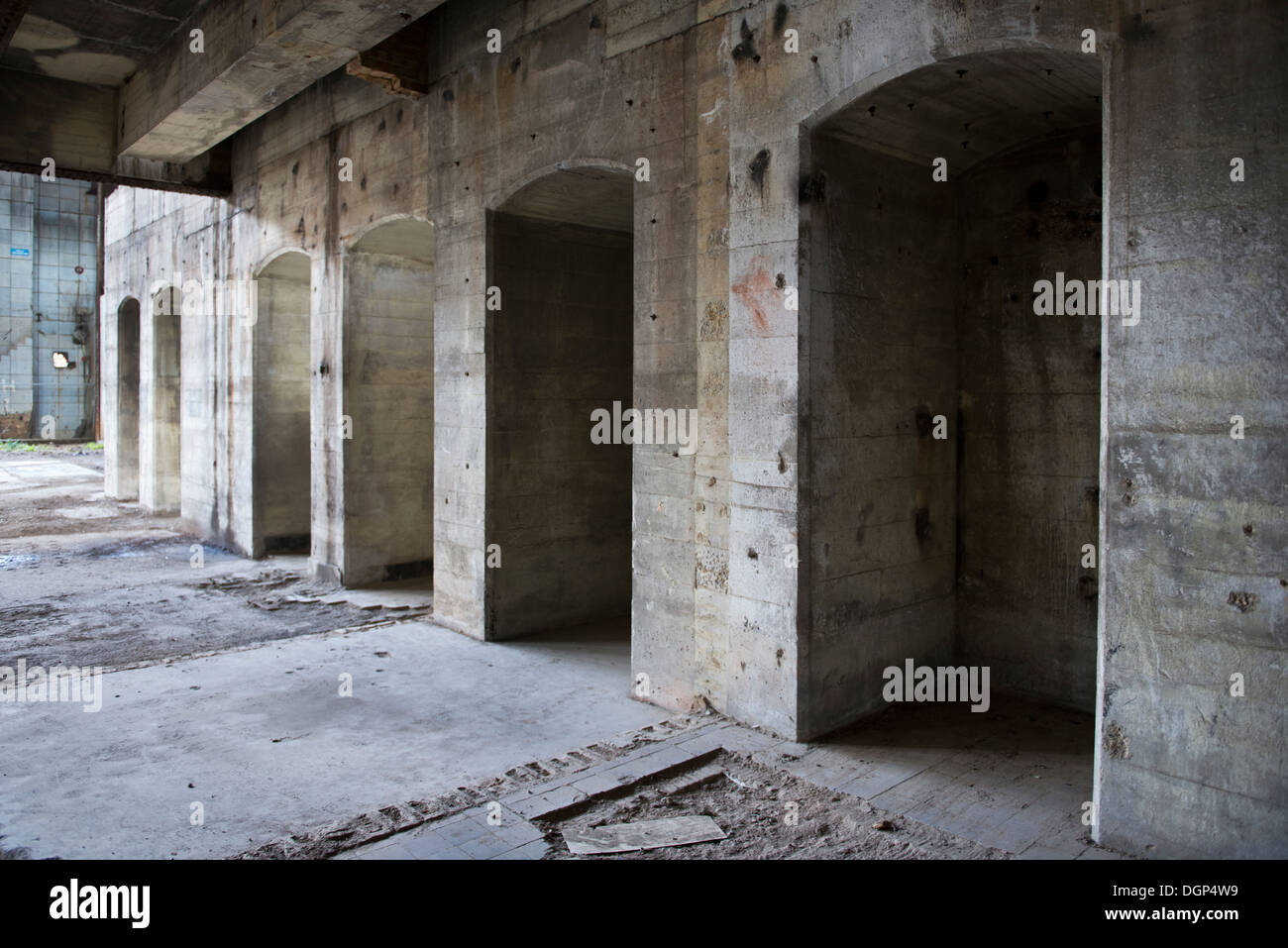 All'interno di quello che ora è un guscio vuoto sul lato B di Battersea Power Station di Londra. Immagine presa nel settembre 2013 Foto Stock