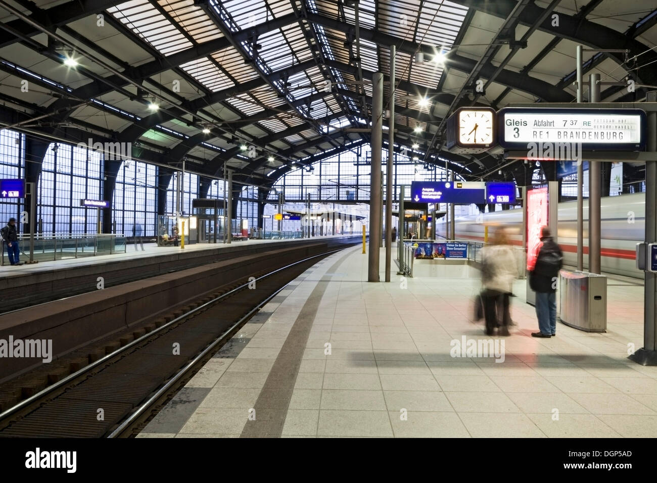 Stazione ferroviaria Berlin Friedrichstrasse, Berlino Foto Stock