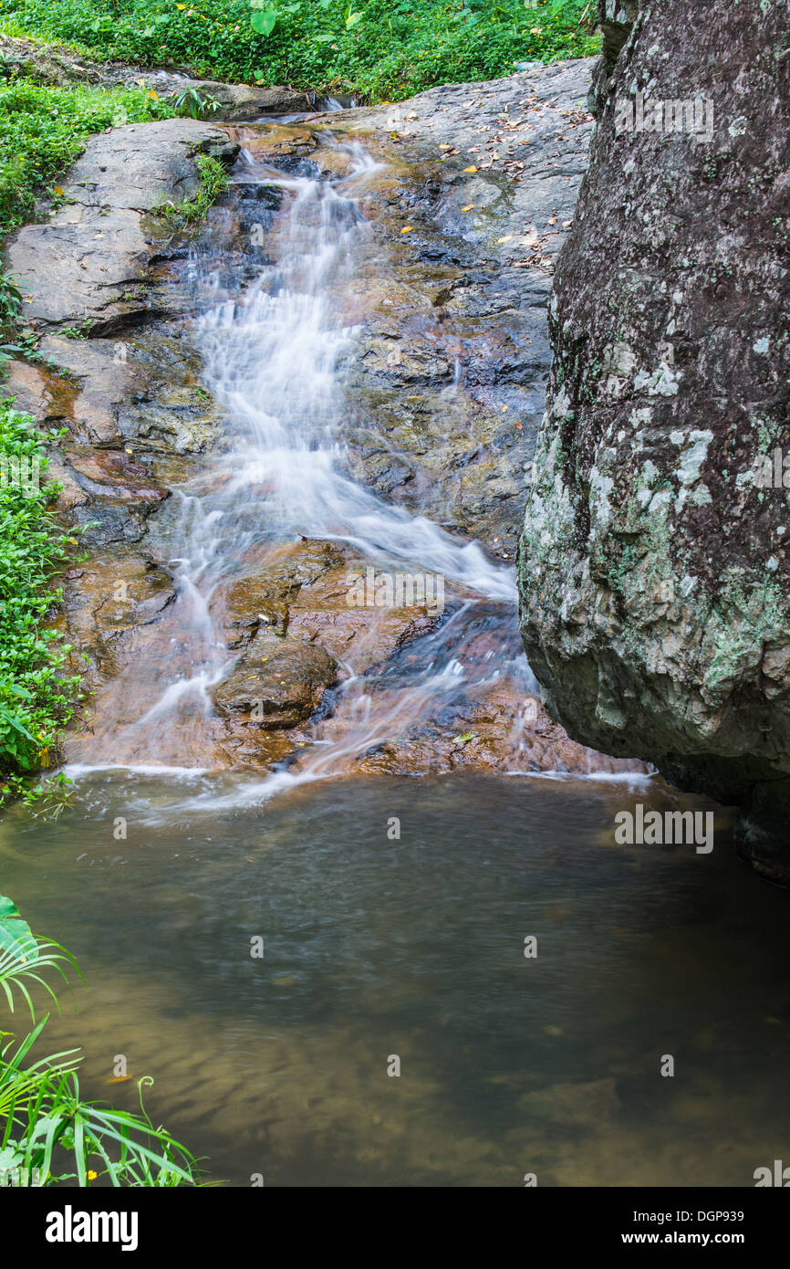 La cataratta in hauykeaw cascata , Doi Suthep-Pui Nationnal Park , chaingmai Thaland Foto Stock
