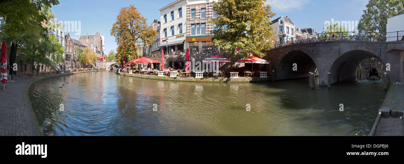 Ampio panorama dell'unico split-livello (Oudegracht vecchio canale) di Utrecht. Foto Stock