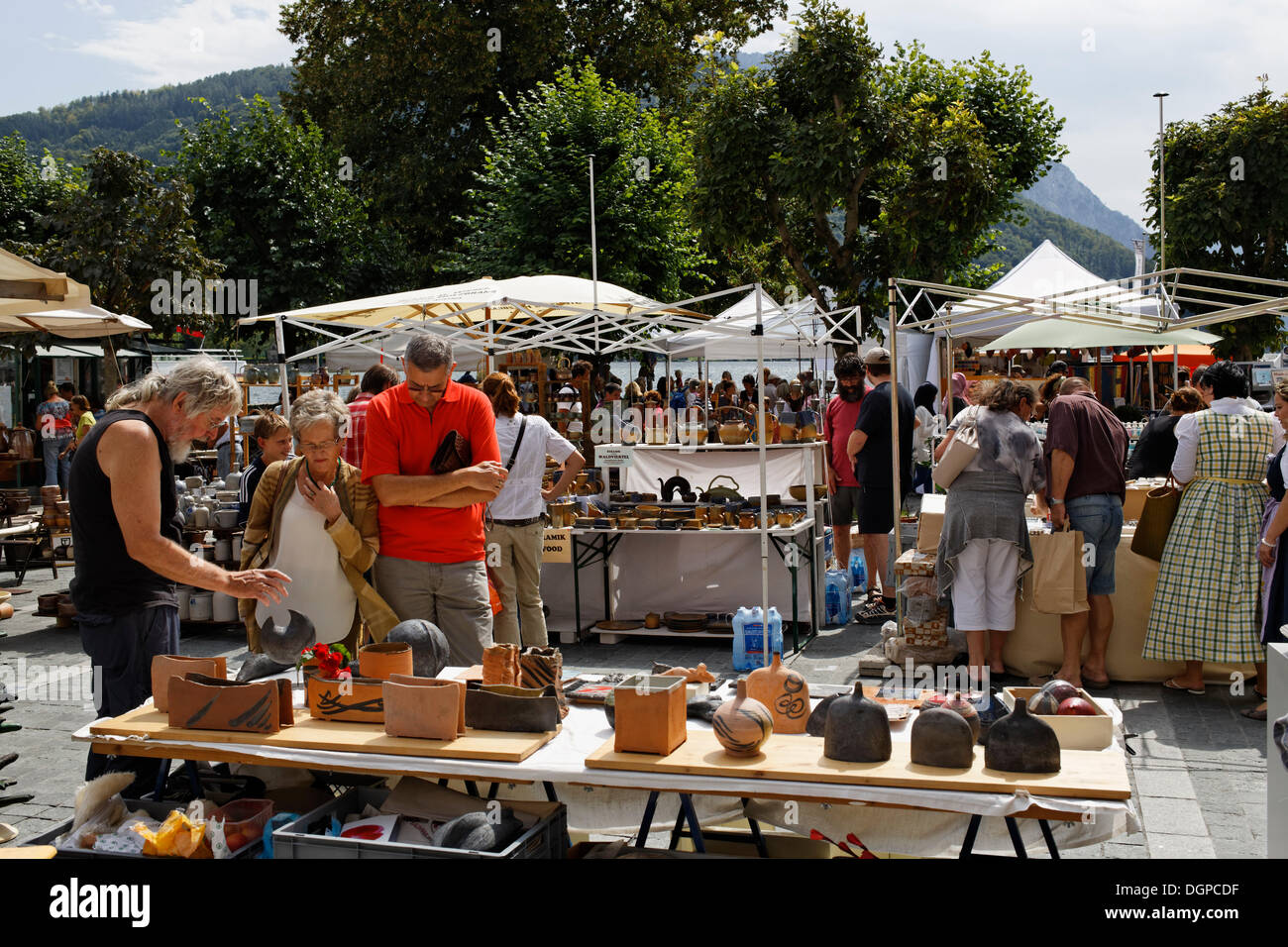 Austrian potters mercato, Gmunden, Salzkammergut resort area, regione Traunviertel, Austria superiore, Austria, Europa Foto Stock